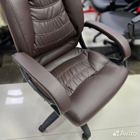 Офисное кресло Хилтон (цвета)