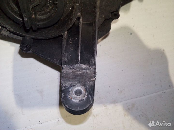 Фара правая Mercedes-Benz E-Class