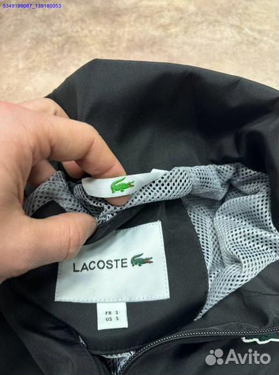 Яркая ветровка Lacoste для ярких дней