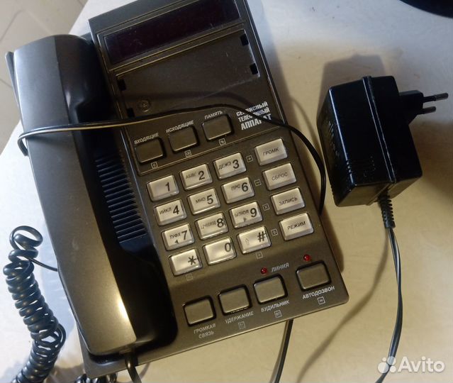 Телефон кнопочный Вега - 221