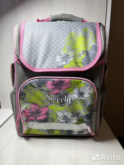 Рюкзак школьный для девочки новый