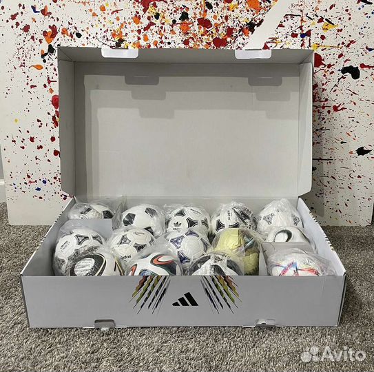 Сувенирный мяч adidas чемпионатов мира