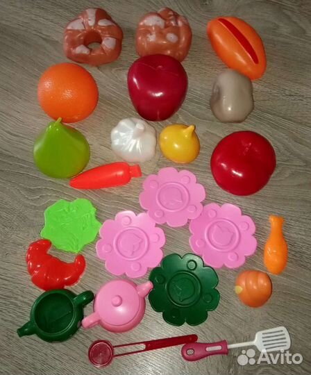 Песочные вещи, лопатки, мыльные пузыри, посудка