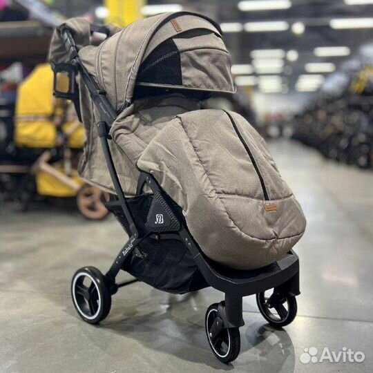 Коляска новая