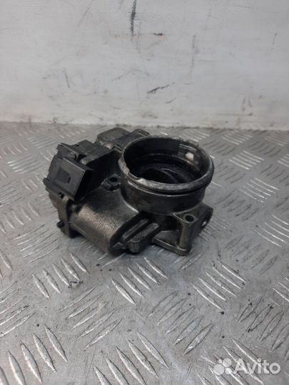 Дроссельная заслонка Volkswagen Golf хэтчбек 1.9