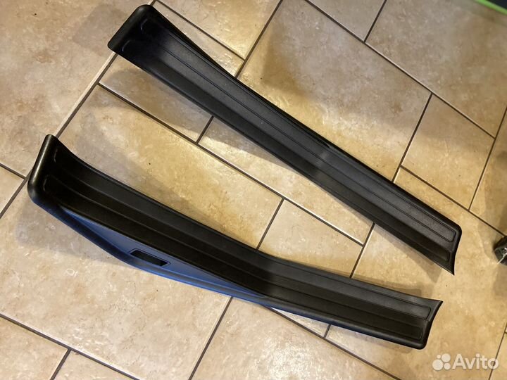 Комплект накладок на пороги BMW e46/селдан