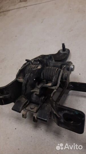 Ограничитель двери правой расппошной Ford Transit