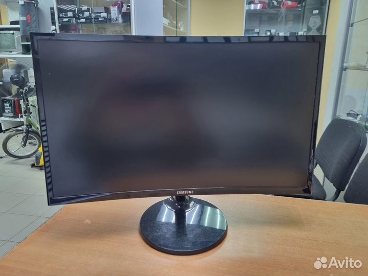 Монитор Samsung CF39 C24F390FHI
