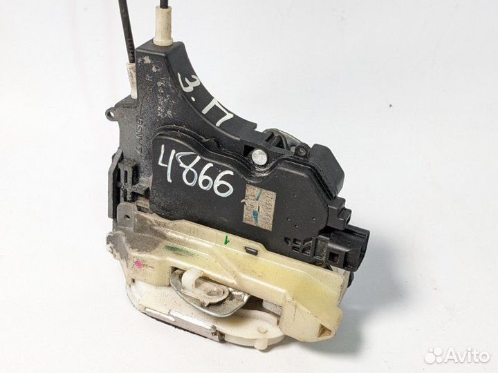 Замок двери задний правый Mitsubishi Pajero Sport