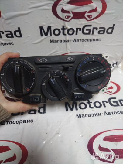 Блок управления климат-контролем Nissan Tiida