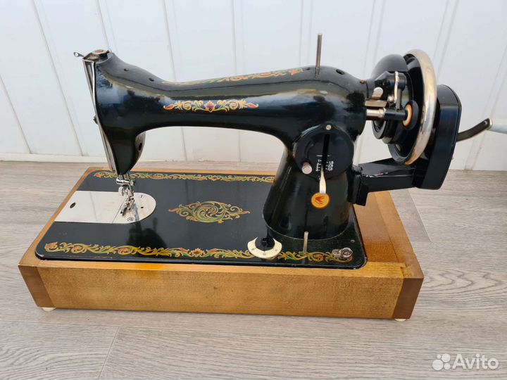 Швейная машина Подольск ручная