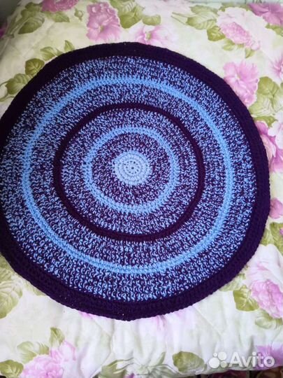 Коврик вязаный