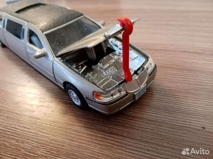 Модель автомобиля Lincoln Town Car