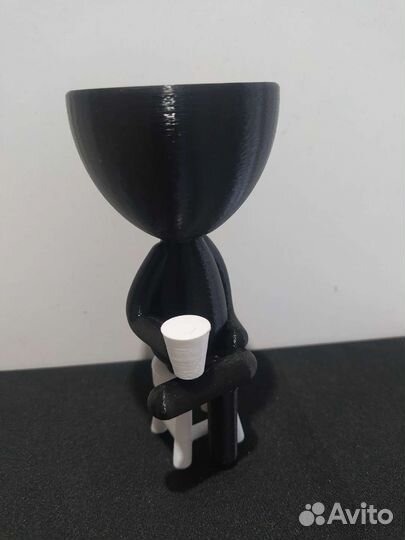 Горшок для кактусов, кошка и фигурка