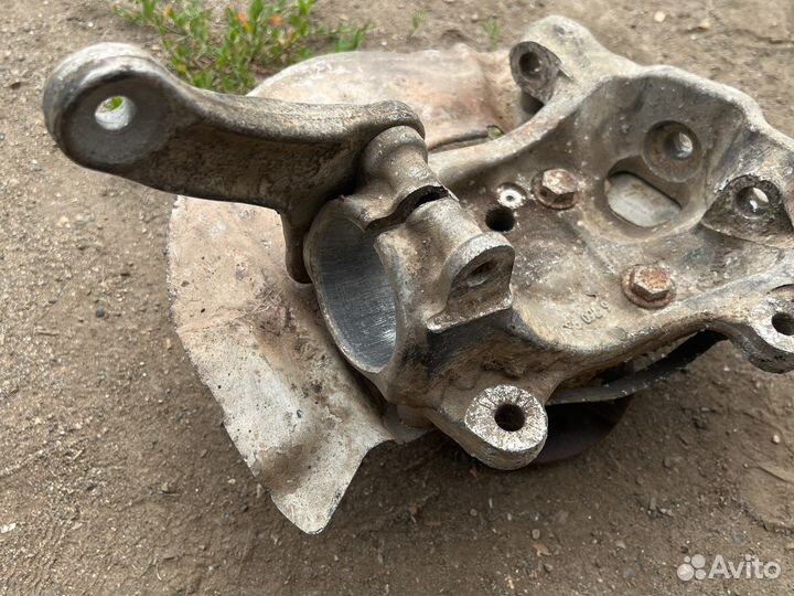 Ступица левая передняя bmw 5 e60