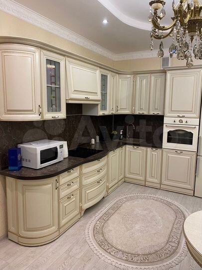 2-к. квартира, 84 м², 8/9 эт.