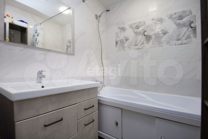 3-к. квартира, 72 м², 1/6 эт.