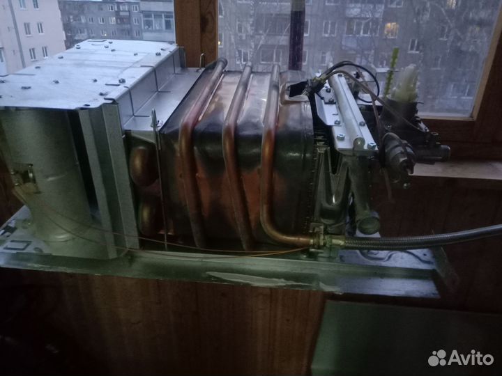 Газовая колонка ariston