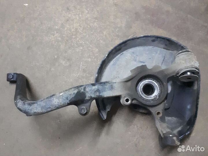 Задний левый поворотный кулак Ауди а4 б5