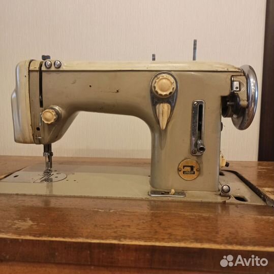 Швейная машинка LADA (Чехословакия)