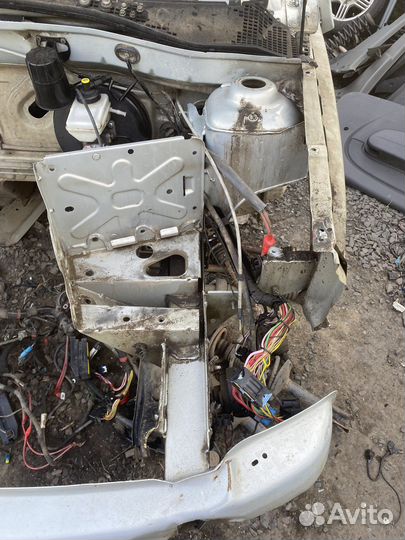 Левый Ланжерон Renault Логан 1,Лада ларгус