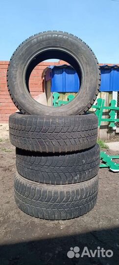Bridgestone Ice Cruiser 5000 235/60 R16