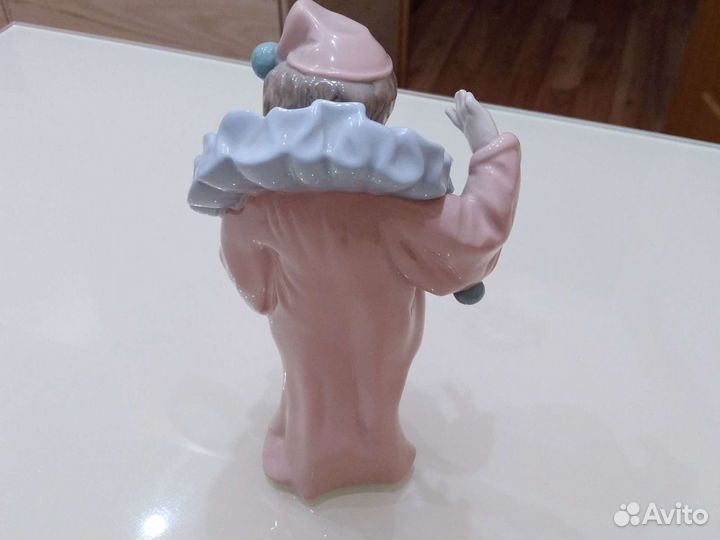 Фарфоровые статуэтки