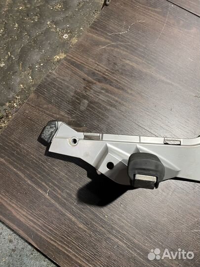 Кронштейн правых подножек для BMW r1150rt