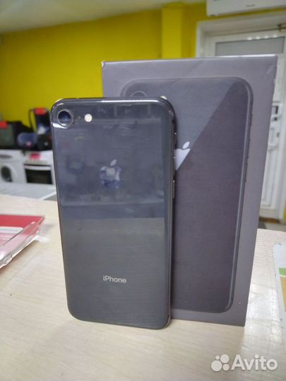 iPhone 8, 64 ГБ