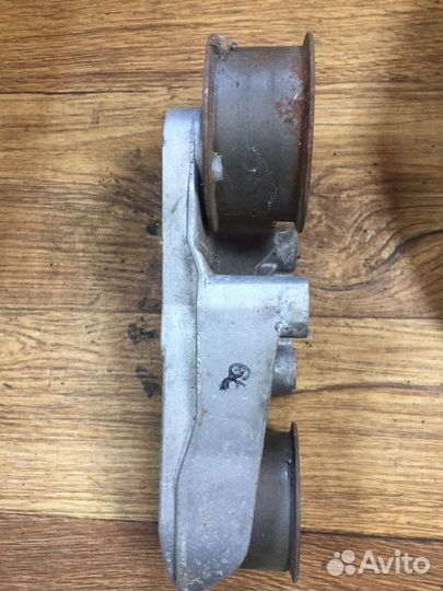 Ролик натяжителя Opel Omega B, saab 337054 EB