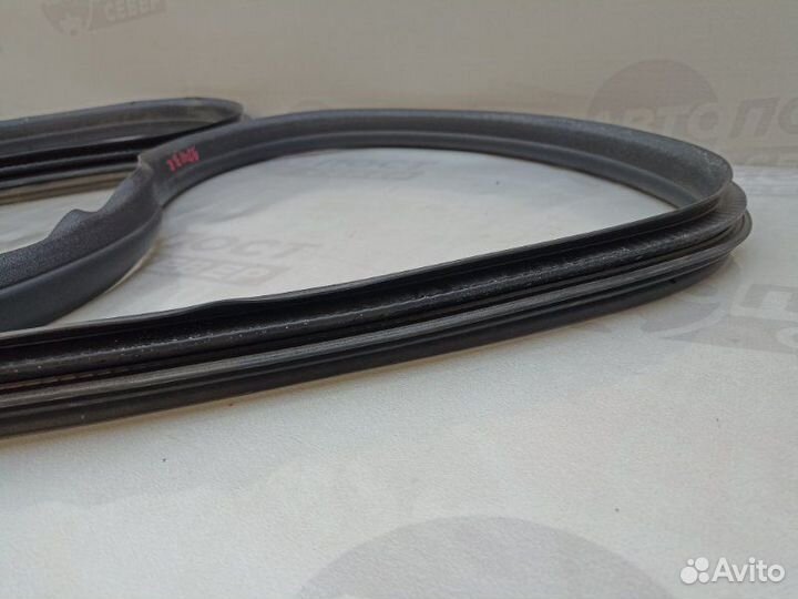 Уплотнитель проема задний правый Peugeot 308 4A