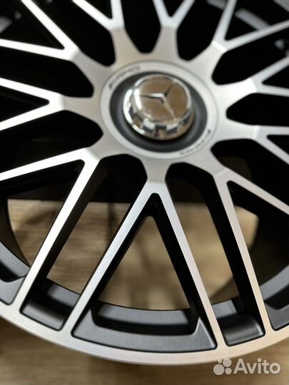 Новве разноширокие диски R21 5-112