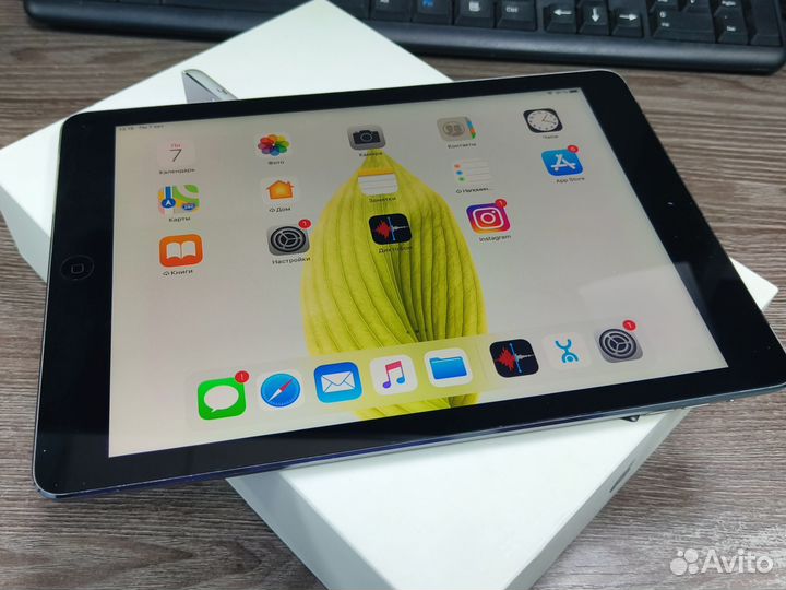 iPad Air 1st 32GB Space Gray WiFi + Sim