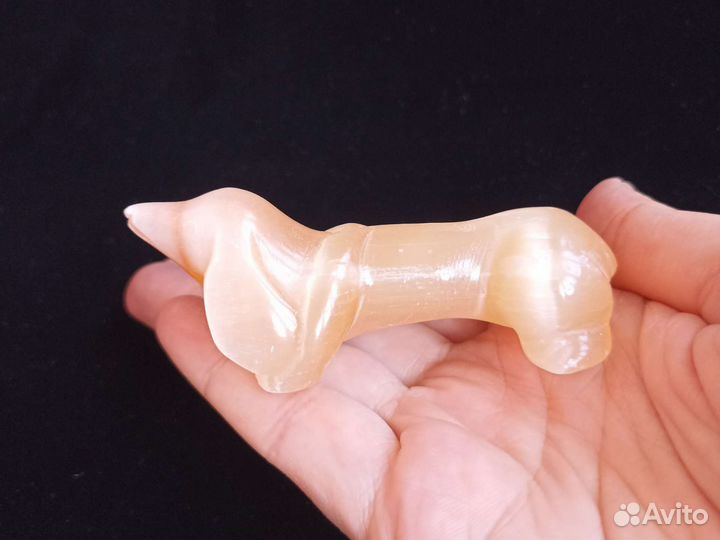 Фигурка собаки таксы статуэтка из селенита