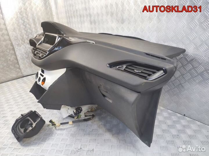 Торпедо в сборе Peugeot 208 9672829980