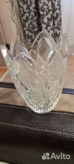 Хрустальная ваза