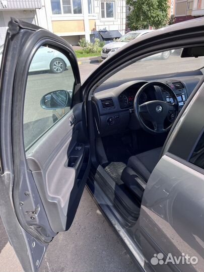 Volkswagen Golf 1.6 AT, 2004, 302 000 км