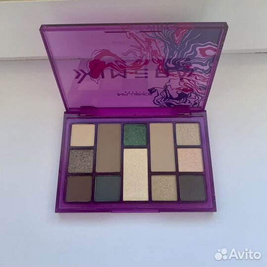 Тени для век influence