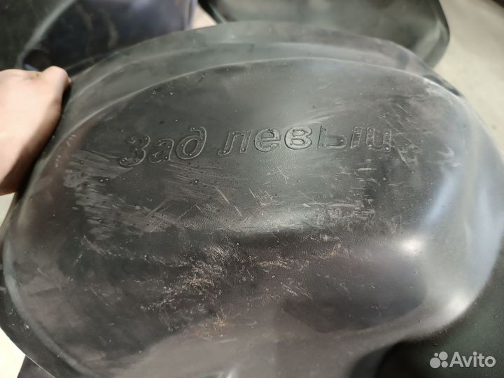 Подкрылок локер Мазда 626