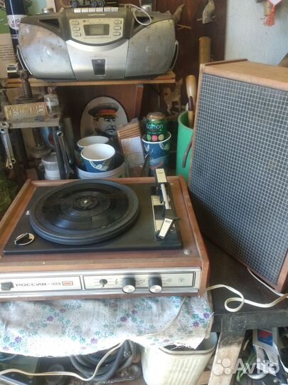 Проигрыватель пластинок из СССР