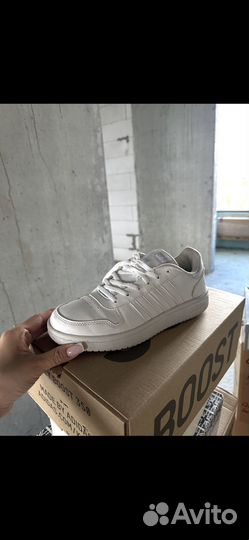 Кроссовки adidas белые 38