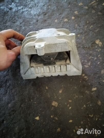 Опора двигателя правая volkswagen