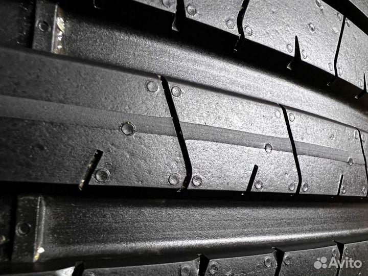 Pirelli P Zero SUV 275/50 R20