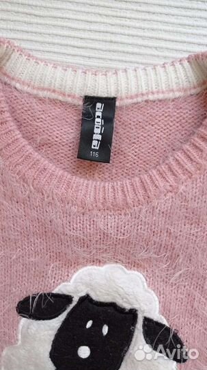 Свитерок и кофточки для девочки