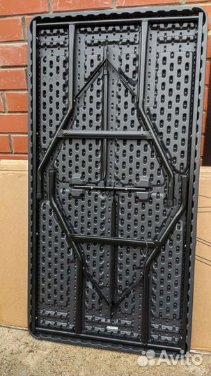 Стол из Стали и Пластика со Складными Ножками