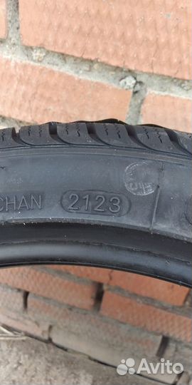 Triangle PL02 245/40 R19