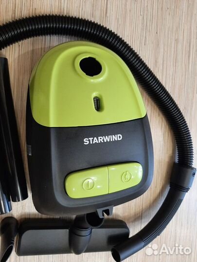 Новый пылесос Starwind SCB1022