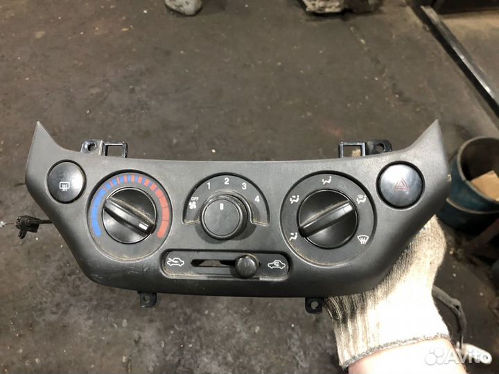 Chevrolet aveo T250 Переключатель печки