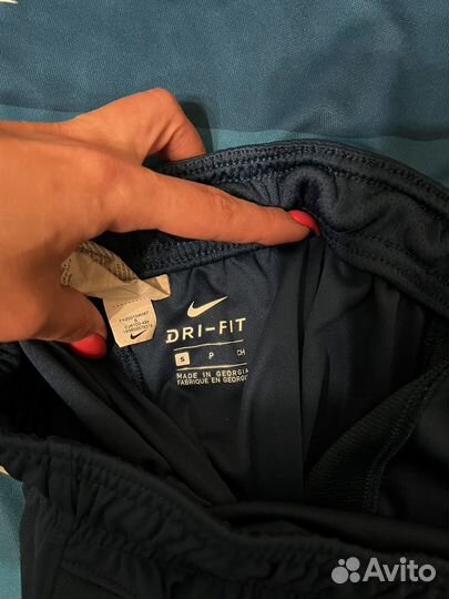 Футбольная форма. Футболка, шорты, бутсы, гетры