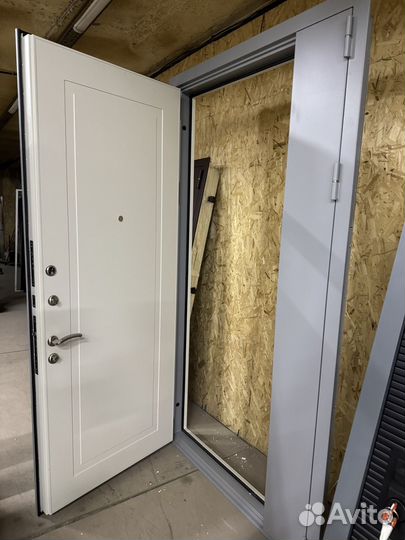 Дверь входная металлическая